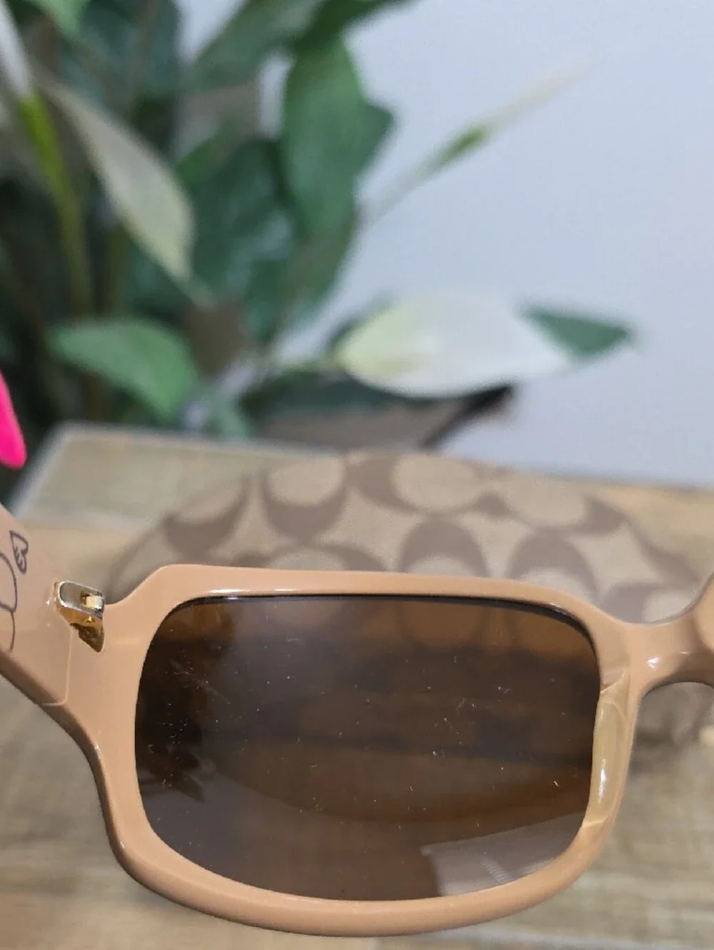 Coach Ginger L901 Brown Tortoise Women Sunglasses Amber Lenses Case Included